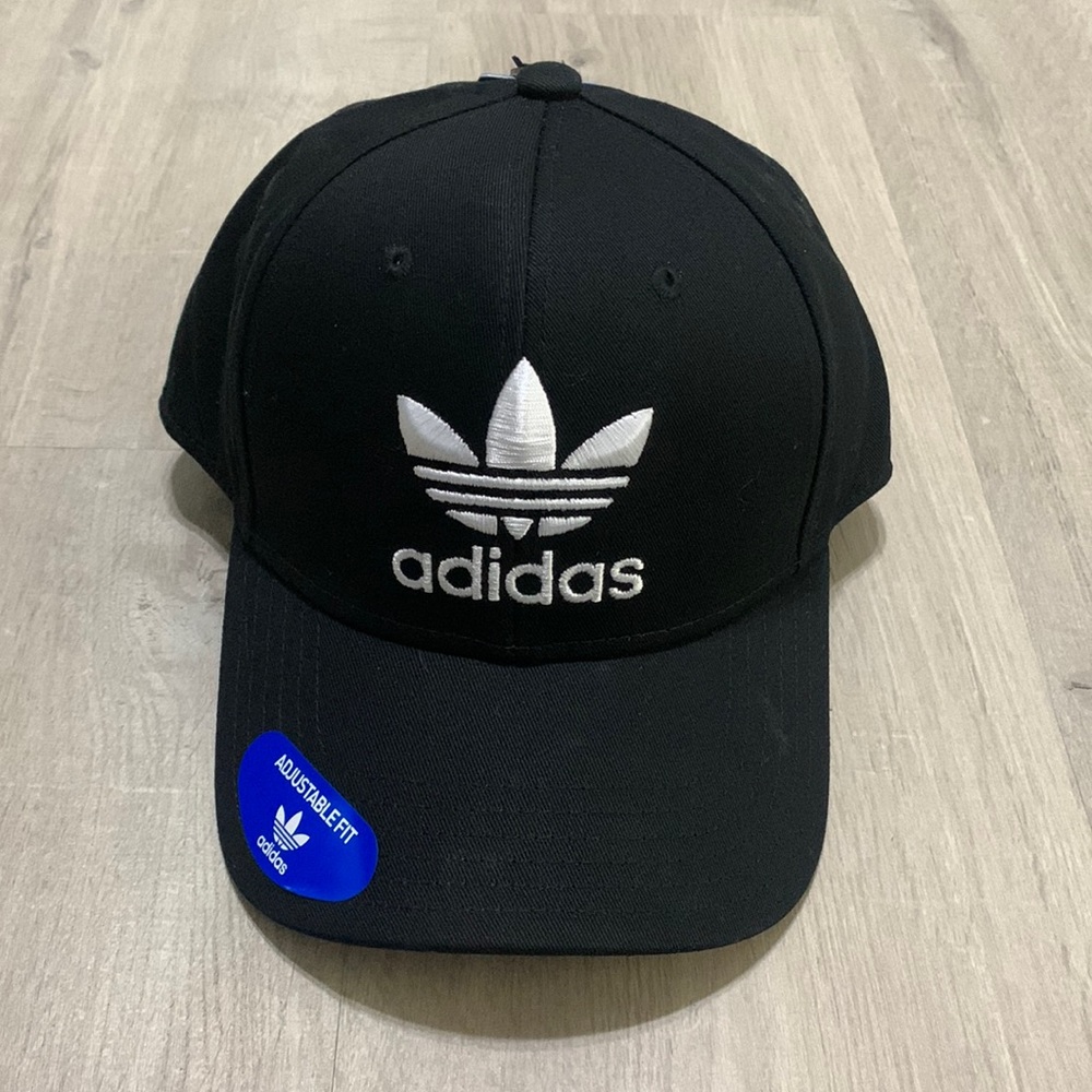 adidas trefoil snap back hat 🧢